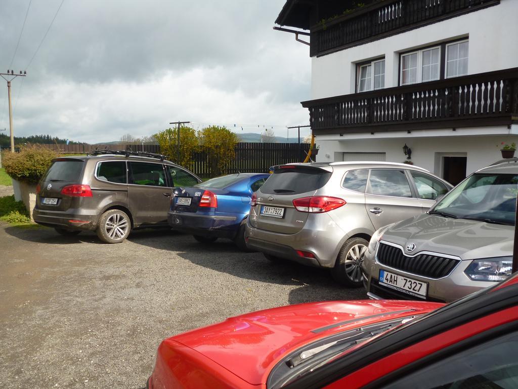Pension Pugner Vysoké nad Jizerou エクステリア 写真